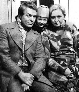 http://www.bulvar.com.ua/images/doc/bc858bb-06-roditeli2.jpg
